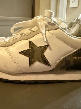 Vintage Havana White Sneaker with Olive Green Star